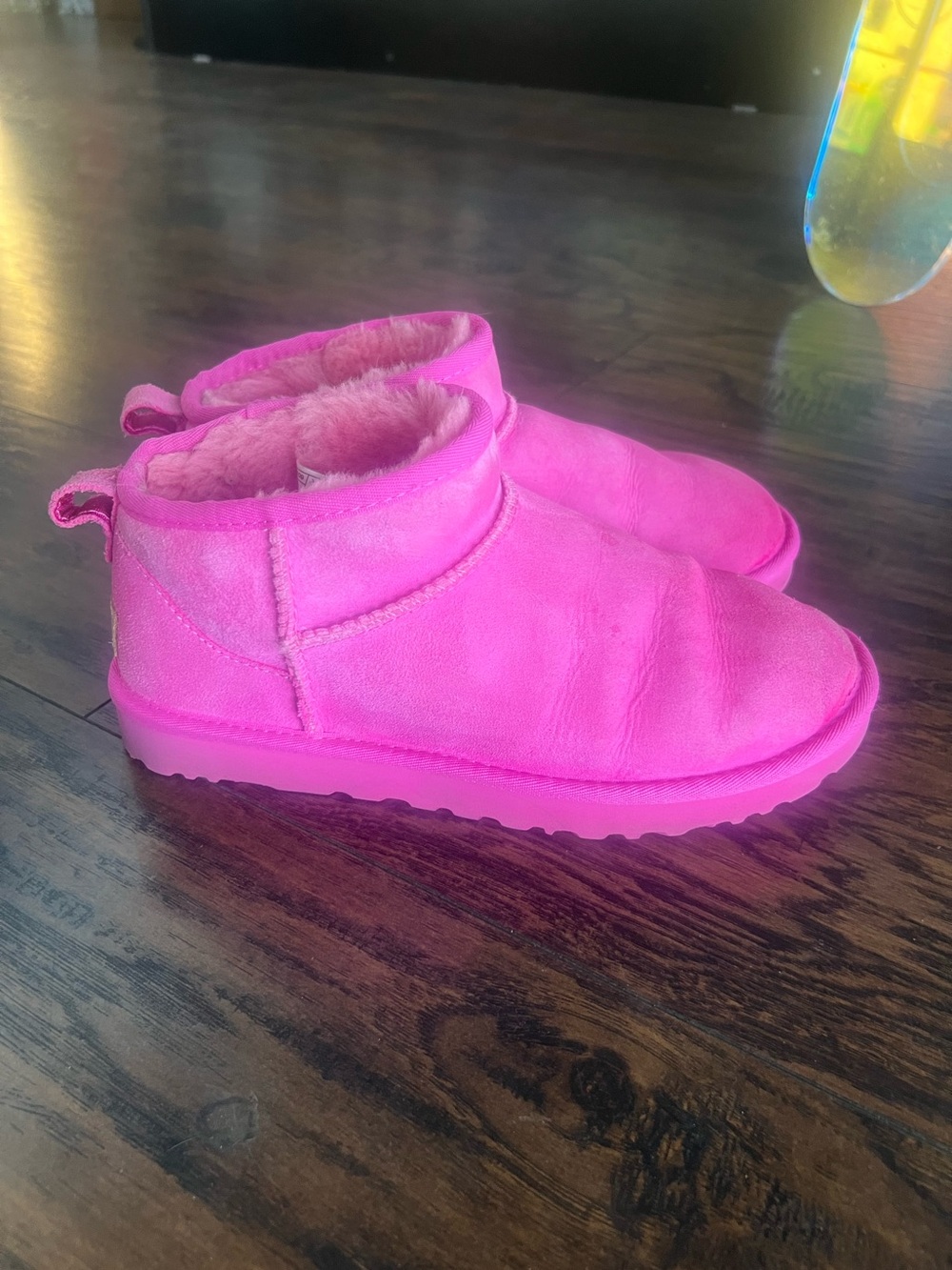 UGG Woman’s Classic Ultra Mini boot in Bright Fuchsia size 9
